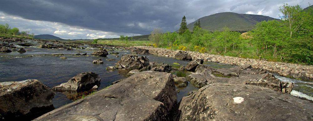 Bridge Of Orchy Hotel Eksteriør billede
